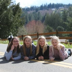 Meet your Posher, Joni